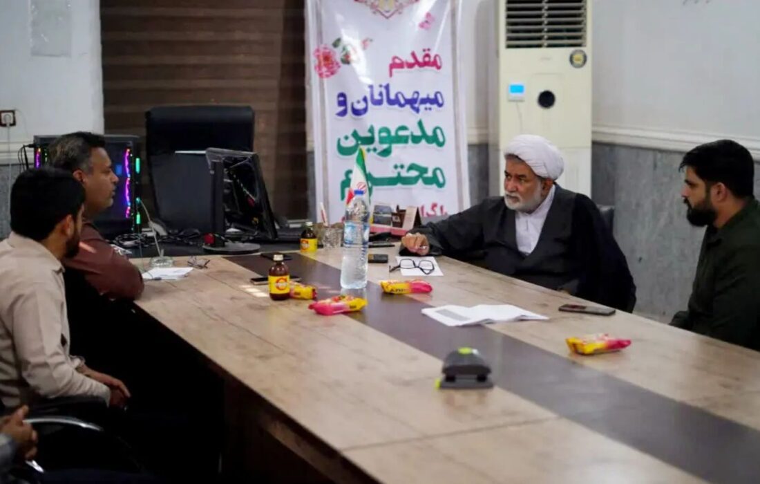 نشست دکتر احمدی با مطالبه گران و اعضای شورای اسلامی در شیرینو