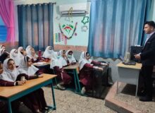 جلسه آموزش آسیب شناسی اجتماعی و فرزند پروری در مدارس بندر شیرینو